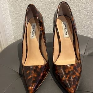 Steve Madden brown pumps